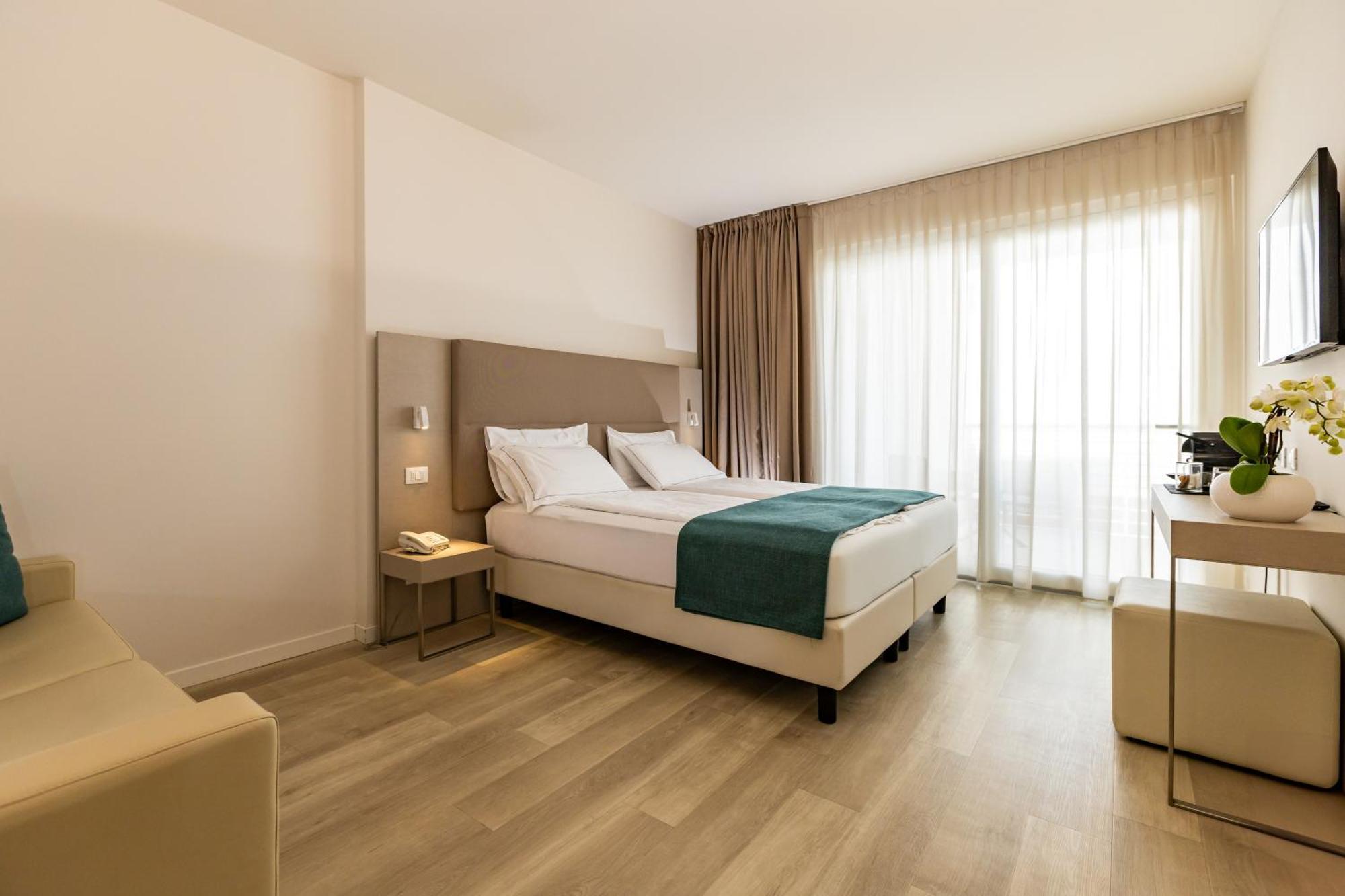 Hotel Europa Σιρμιόνε Εξωτερικό φωτογραφία