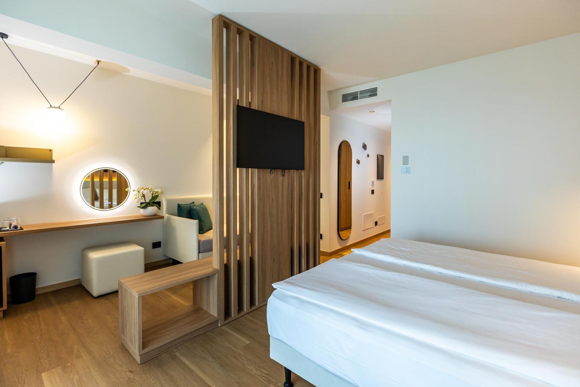 Hotel Europa Σιρμιόνε Εξωτερικό φωτογραφία